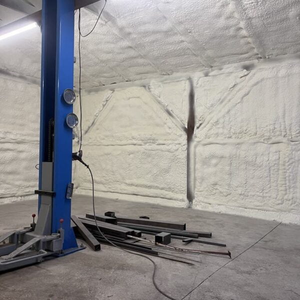 Hala przemysłowa ocieplona przy wykorzystaniu piany poliuretanowej