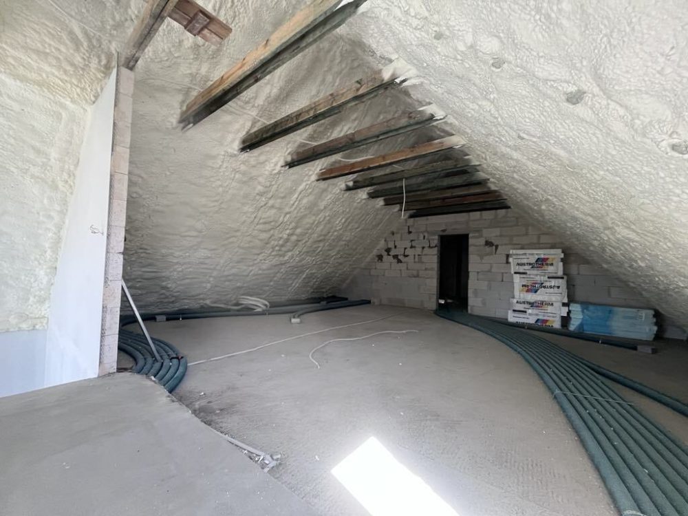 Poddasze z izolacją natryskową piana PUR